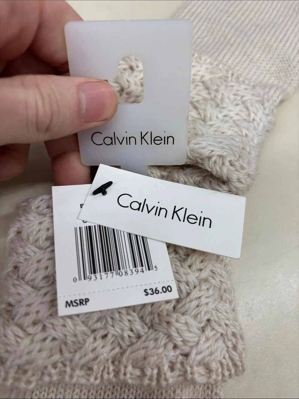 NWT Calvin Klein Soft Cream Knit Women's Gloves with Textured Cuff